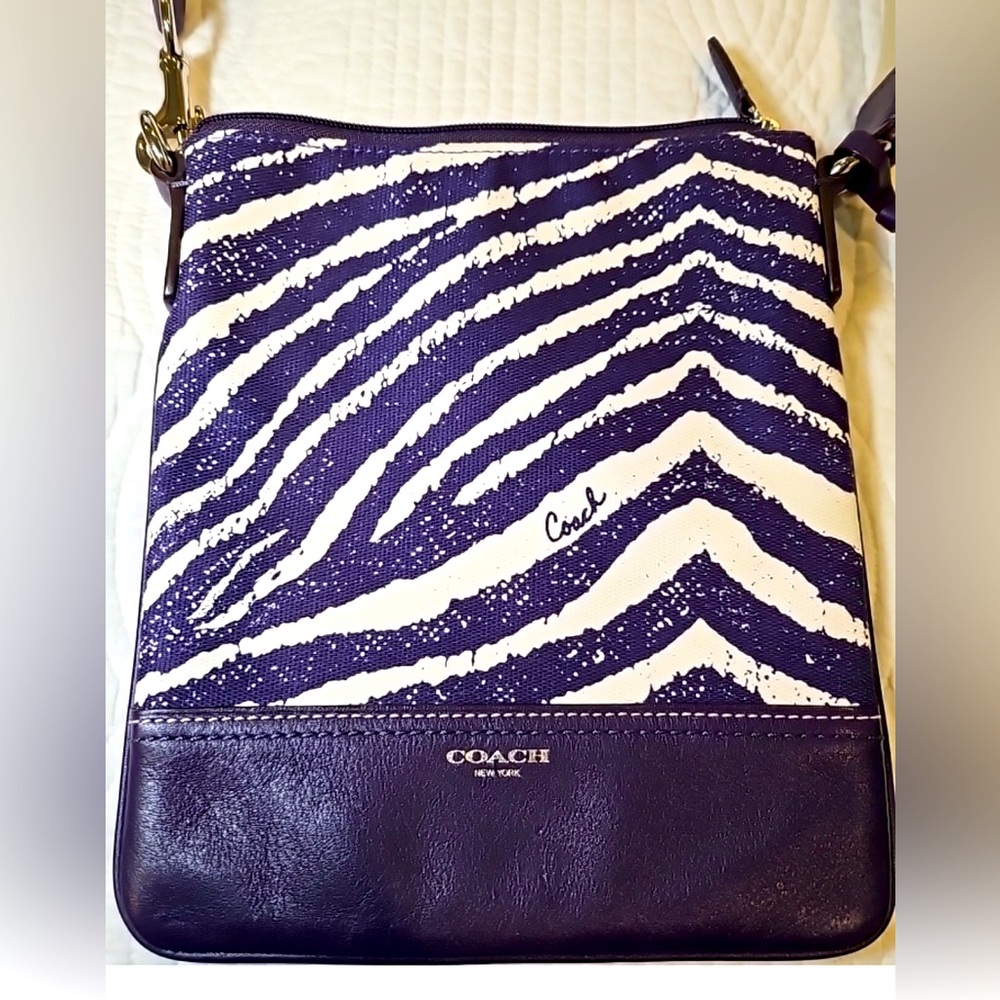 Coach Purple & White Zebra Print Small Cross-Body Purse | Adjustable Strap | EUC
